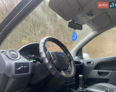 Черный Форд Фиеста, объемом двигателя 1.3 л и пробегом 230 тыс. км за 3400 $, фото 7 на Automoto.ua