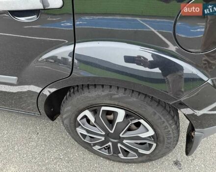 Черный Форд Фиеста, объемом двигателя 1.4 л и пробегом 145 тыс. км за 4350 $, фото 40 на Automoto.ua