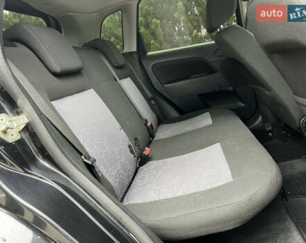 Черный Форд Фиеста, объемом двигателя 1.3 л и пробегом 251 тыс. км за 3500 $, фото 48 на Automoto.ua