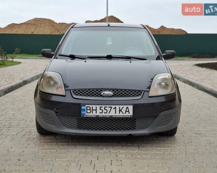 Черный Форд Фиеста, объемом двигателя 1.39 л и пробегом 220 тыс. км за 3800 $, фото 1 на Automoto.ua
