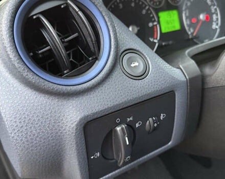 Черный Форд Фиеста, объемом двигателя 1.3 л и пробегом 276 тыс. км за 4300 $, фото 21 на Automoto.ua