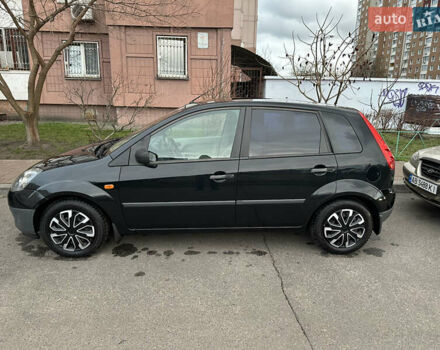 Черный Форд Фиеста, объемом двигателя 1.4 л и пробегом 145 тыс. км за 4000 $, фото 8 на Automoto.ua