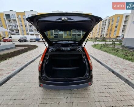 Черный Форд Фиеста, объемом двигателя 1.39 л и пробегом 220 тыс. км за 3800 $, фото 30 на Automoto.ua