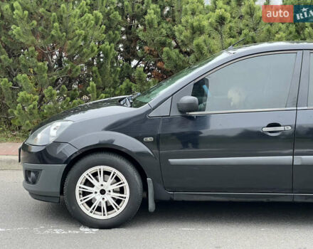 Черный Форд Фиеста, объемом двигателя 1.3 л и пробегом 251 тыс. км за 3500 $, фото 11 на Automoto.ua