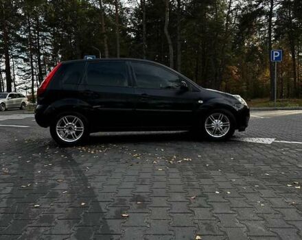 Черный Форд Фиеста, объемом двигателя 1.3 л и пробегом 265 тыс. км за 4500 $, фото 3 на Automoto.ua