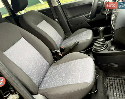 Черный Форд Фиеста, объемом двигателя 1.39 л и пробегом 112 тыс. км за 5899 $, фото 19 на Automoto.ua