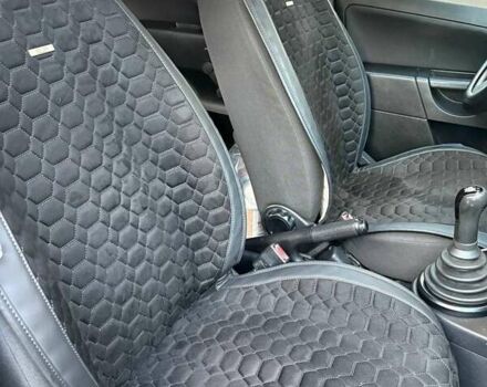 Черный Форд Фиеста, объемом двигателя 1.24 л и пробегом 194 тыс. км за 4200 $, фото 6 на Automoto.ua