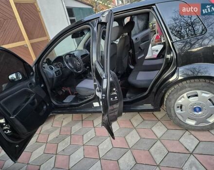 Чорний Форд Фієста, об'ємом двигуна 1.39 л та пробігом 148 тис. км за 4400 $, фото 11 на Automoto.ua