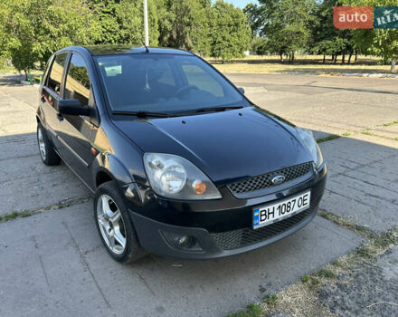 Черный Форд Фиеста, объемом двигателя 1.39 л и пробегом 174 тыс. км за 4800 $, фото 7 на Automoto.ua