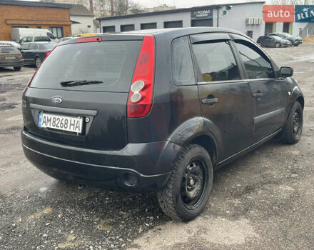 Черный Форд Фиеста, объемом двигателя 1.39 л и пробегом 337 тыс. км за 2600 $, фото 3 на Automoto.ua