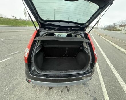 Черный Форд Фиеста, объемом двигателя 1.2 л и пробегом 116 тыс. км за 3800 $, фото 9 на Automoto.ua