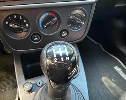 Черный Форд Фиеста, объемом двигателя 1.4 л и пробегом 137 тыс. км за 3440 $, фото 18 на Automoto.ua