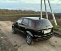 Черный Форд Фиеста, объемом двигателя 1.4 л и пробегом 250 тыс. км за 4000 $, фото 3 на Automoto.ua