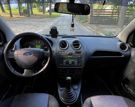 Черный Форд Фиеста, объемом двигателя 1.4 л и пробегом 137 тыс. км за 3440 $, фото 22 на Automoto.ua