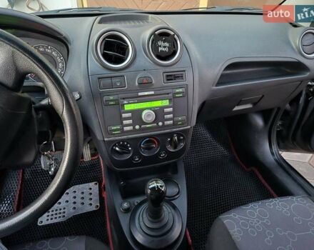 Чорний Форд Фієста, об'ємом двигуна 1.39 л та пробігом 148 тис. км за 4400 $, фото 8 на Automoto.ua