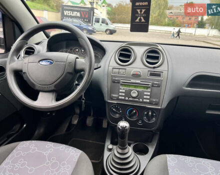 Чорний Форд Фієста, об'ємом двигуна 1.4 л та пробігом 215 тис. км за 3950 $, фото 12 на Automoto.ua