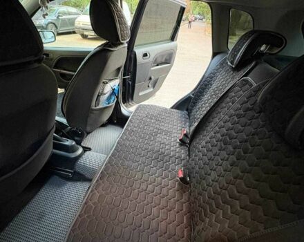 Черный Форд Фиеста, объемом двигателя 1.2 л и пробегом 193 тыс. км за 4873 $, фото 4 на Automoto.ua