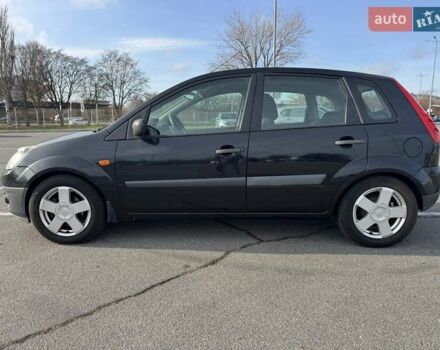 Черный Форд Фиеста, объемом двигателя 1.4 л и пробегом 117 тыс. км за 4500 $, фото 1 на Automoto.ua