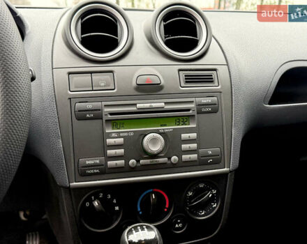 Черный Форд Фиеста, объемом двигателя 1.39 л и пробегом 112 тыс. км за 5899 $, фото 15 на Automoto.ua