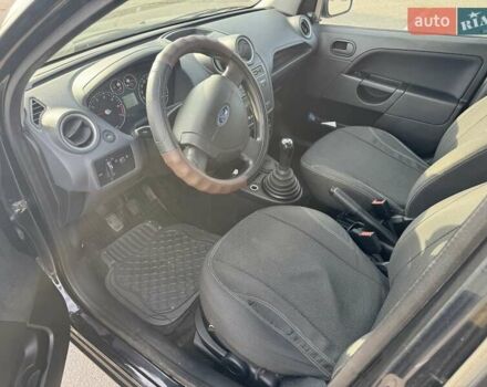 Черный Форд Фиеста, объемом двигателя 1.4 л и пробегом 117 тыс. км за 4500 $, фото 9 на Automoto.ua