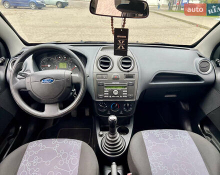 Чорний Форд Фієста, об'ємом двигуна 1.4 л та пробігом 215 тис. км за 3950 $, фото 11 на Automoto.ua