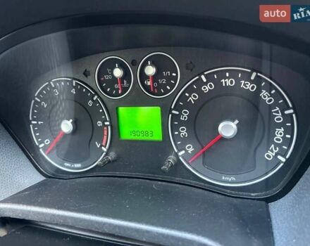 Черный Форд Фиеста, объемом двигателя 1.24 л и пробегом 194 тыс. км за 4200 $, фото 3 на Automoto.ua