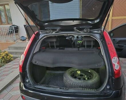 Чорний Форд Фієста, об'ємом двигуна 1.39 л та пробігом 148 тис. км за 4400 $, фото 5 на Automoto.ua