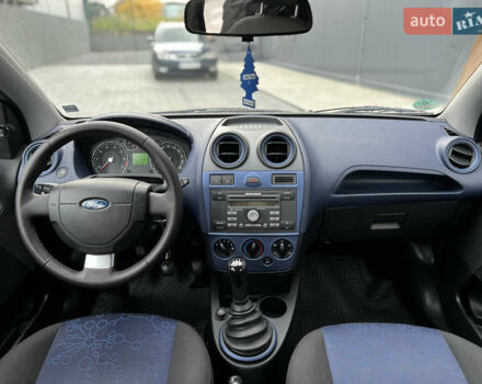 Черный Форд Фиеста, объемом двигателя 1.4 л и пробегом 184 тыс. км за 4750 $, фото 57 на Automoto.ua