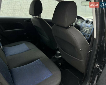 Черный Форд Фиеста, объемом двигателя 1.4 л и пробегом 184 тыс. км за 4750 $, фото 52 на Automoto.ua