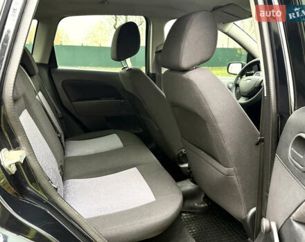 Черный Форд Фиеста, объемом двигателя 1.39 л и пробегом 112 тыс. км за 5899 $, фото 20 на Automoto.ua