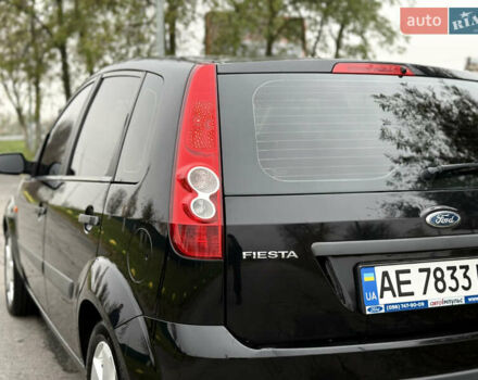 Черный Форд Фиеста, объемом двигателя 1.39 л и пробегом 112 тыс. км за 5899 $, фото 8 на Automoto.ua