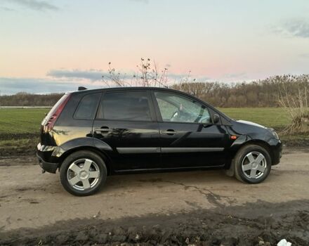 Черный Форд Фиеста, объемом двигателя 1.4 л и пробегом 250 тыс. км за 4000 $, фото 6 на Automoto.ua