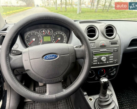 Черный Форд Фиеста, объемом двигателя 1.39 л и пробегом 112 тыс. км за 5899 $, фото 14 на Automoto.ua