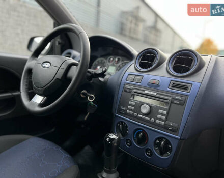 Черный Форд Фиеста, объемом двигателя 1.4 л и пробегом 184 тыс. км за 4750 $, фото 51 на Automoto.ua