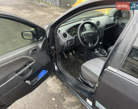 Черный Форд Фиеста, объемом двигателя 1.39 л и пробегом 337 тыс. км за 2600 $, фото 8 на Automoto.ua