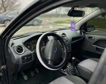 Чорний Форд Фієста, об'ємом двигуна 1.4 л та пробігом 260 тис. км за 3600 $, фото 6 на Automoto.ua