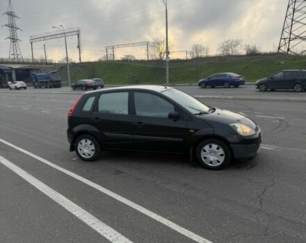 Черный Форд Фиеста, объемом двигателя 1.2 л и пробегом 116 тыс. км за 3800 $, фото 2 на Automoto.ua