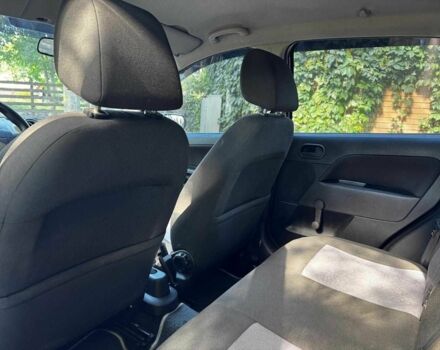 Черный Форд Фиеста, объемом двигателя 1.4 л и пробегом 137 тыс. км за 3440 $, фото 21 на Automoto.ua