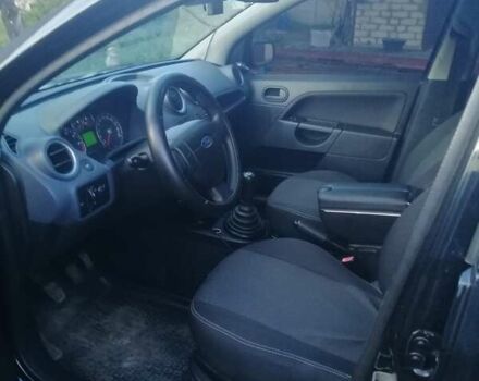 Черный Форд Фиеста, объемом двигателя 1.4 л и пробегом 204 тыс. км за 3900 $, фото 5 на Automoto.ua