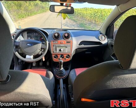 Черный Форд Фиеста, объемом двигателя 1.2 л и пробегом 0 тыс. км за 4300 $, фото 4 на Automoto.ua