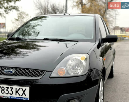 Черный Форд Фиеста, объемом двигателя 1.39 л и пробегом 112 тыс. км за 5899 $, фото 7 на Automoto.ua