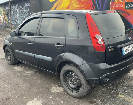 Черный Форд Фиеста, объемом двигателя 1.39 л и пробегом 337 тыс. км за 2600 $, фото 5 на Automoto.ua