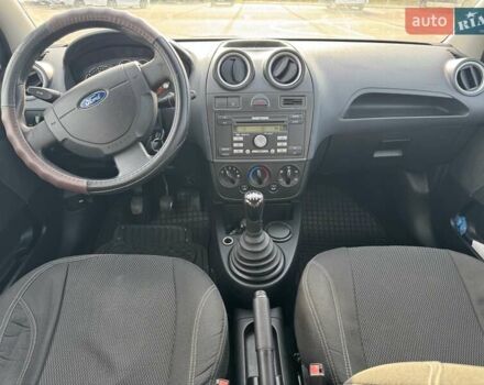 Черный Форд Фиеста, объемом двигателя 1.4 л и пробегом 117 тыс. км за 4500 $, фото 10 на Automoto.ua