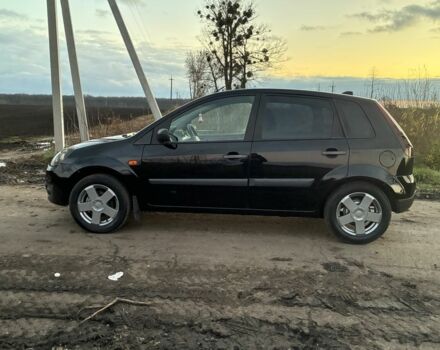 Черный Форд Фиеста, объемом двигателя 1.4 л и пробегом 250 тыс. км за 4000 $, фото 1 на Automoto.ua