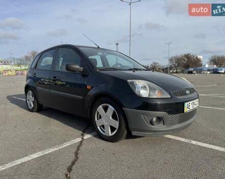 Черный Форд Фиеста, объемом двигателя 1.4 л и пробегом 117 тыс. км за 4500 $, фото 6 на Automoto.ua