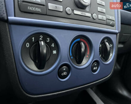 Черный Форд Фиеста, объемом двигателя 1.4 л и пробегом 184 тыс. км за 4750 $, фото 62 на Automoto.ua