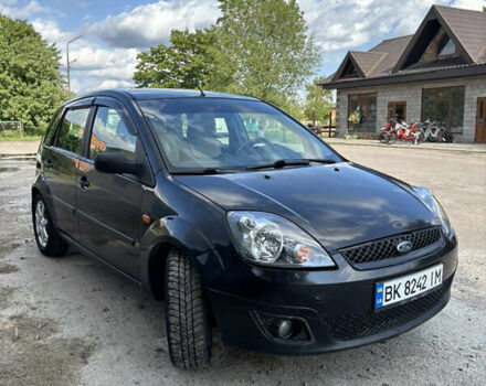 Чорний Форд Фієста, об'ємом двигуна 1.39 л та пробігом 215 тис. км за 3900 $, фото 5 на Automoto.ua