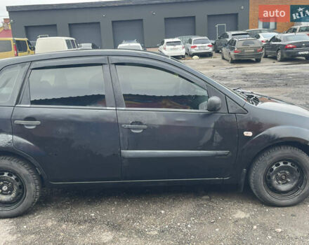Черный Форд Фиеста, объемом двигателя 1.39 л и пробегом 337 тыс. км за 2600 $, фото 2 на Automoto.ua