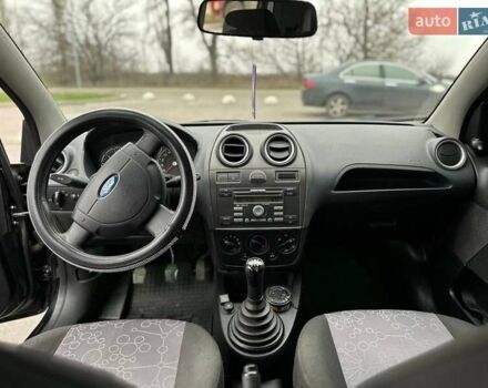 Чорний Форд Фієста, об'ємом двигуна 1.4 л та пробігом 260 тис. км за 3600 $, фото 4 на Automoto.ua