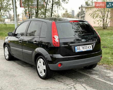 Черный Форд Фиеста, объемом двигателя 1.39 л и пробегом 112 тыс. км за 5899 $, фото 2 на Automoto.ua